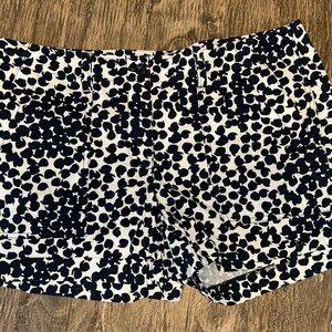 Summer Shorts Size 6 Black & Cream Print Pockets on Front & Back EUC By LOFT
